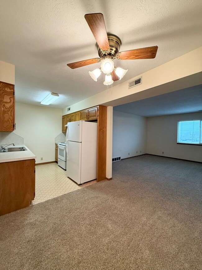 Building Photo - Lamplighter 01 Unit 308