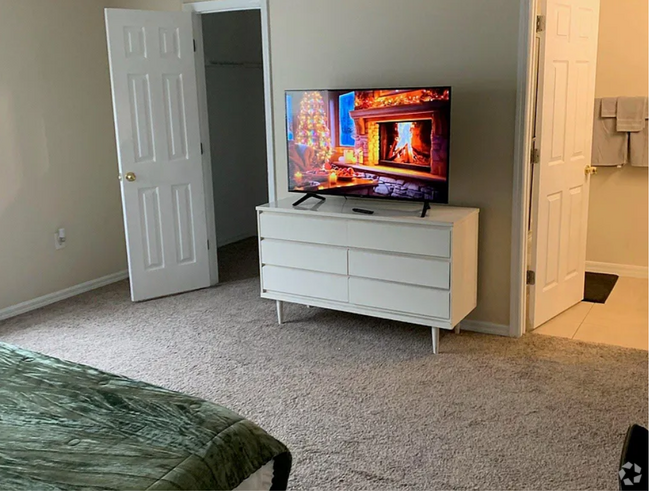 Building Photo - Elena Way Multi Unit 1 Rental
