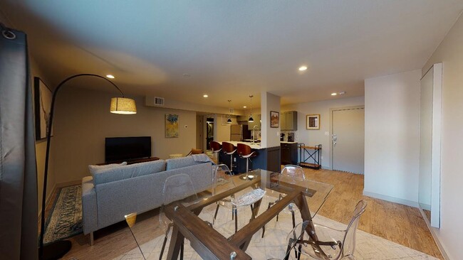 Photo - Garrett on the Green