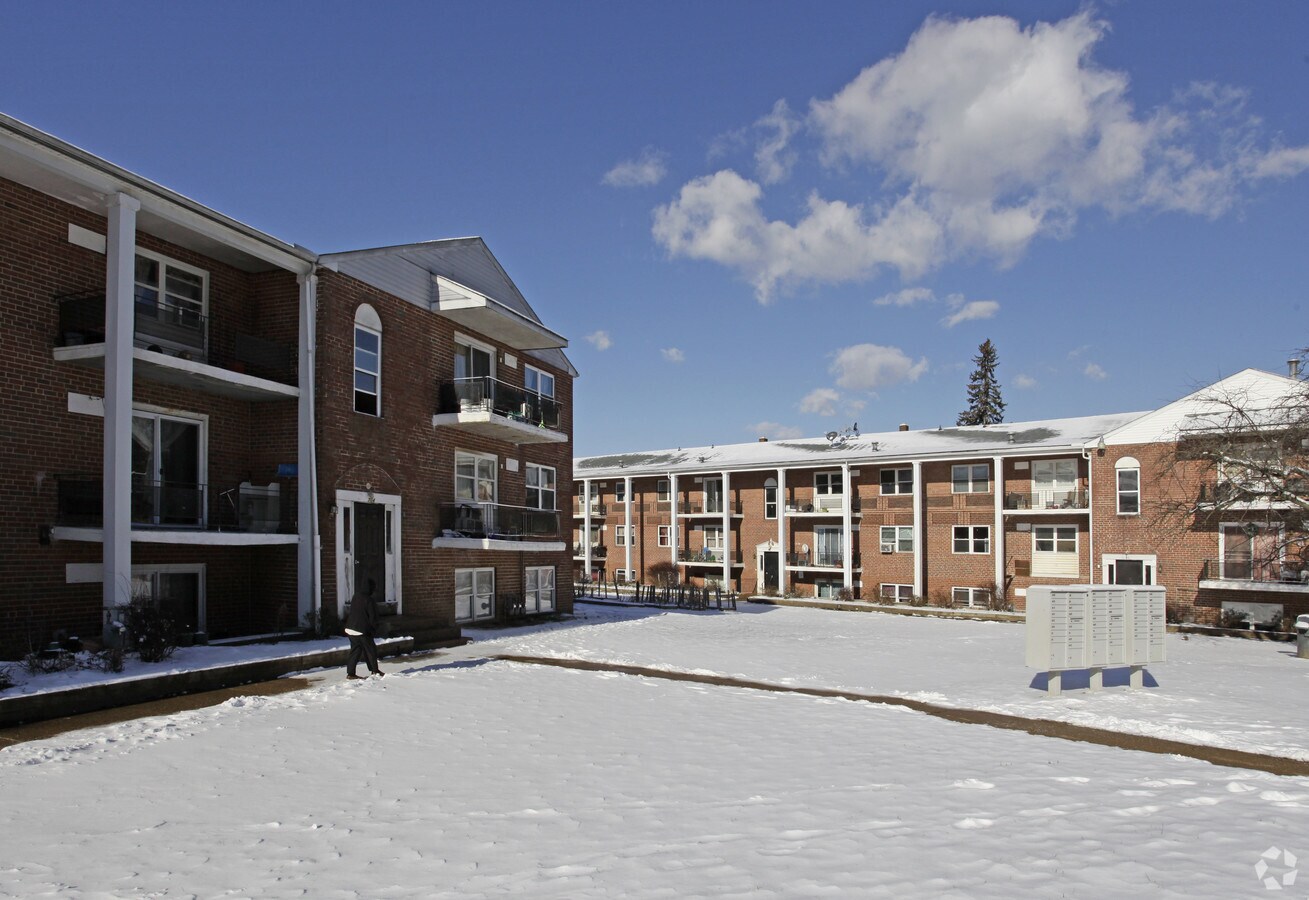 Exterior - 708 Lafayette St Apartments