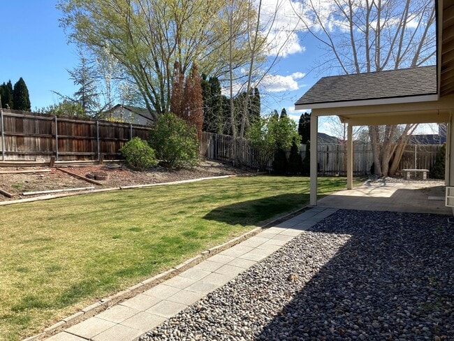 Photo - Ranch-Style Home With Gas Fireplace and Washer/Dryer Included! 1 Small Dog Welcome!