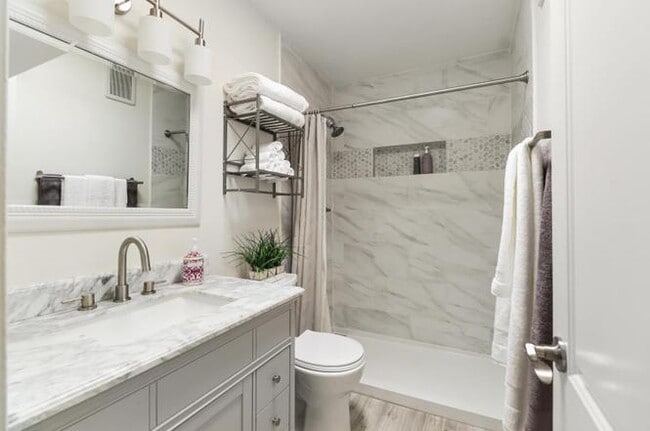 Photo - 1214 Drake Dr