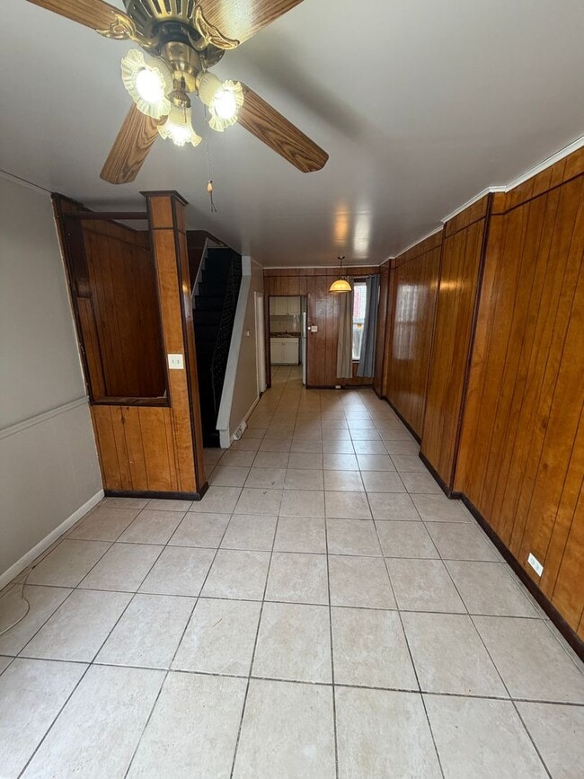 Photo - 4-bedroom home in the heat of Reading!