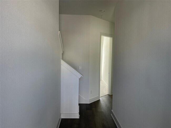 Photo - 2050 Lohmans Spur Rd Unit 2003