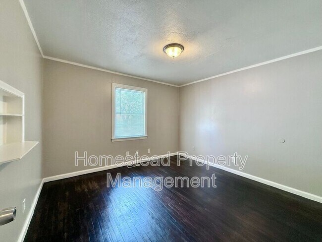 Photo - 210 W Mimosa Dr