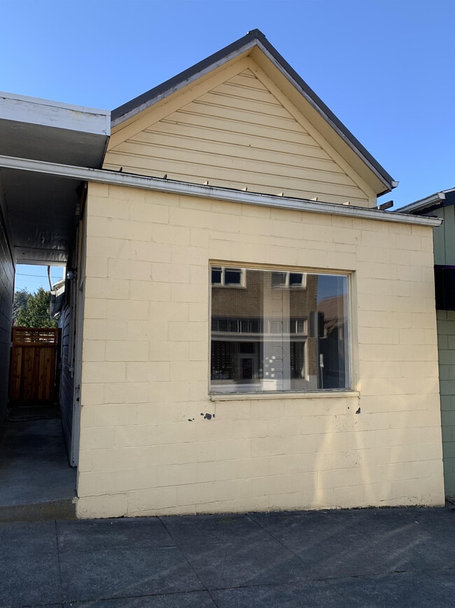 Photo - 44 S Nehalem St House