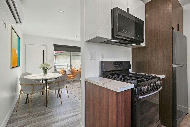 Photo - 2814 Sichel St Unidad 7