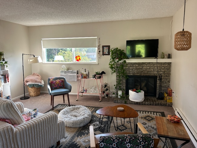 Photo - 1024 E Swallow Rd Unidad c333