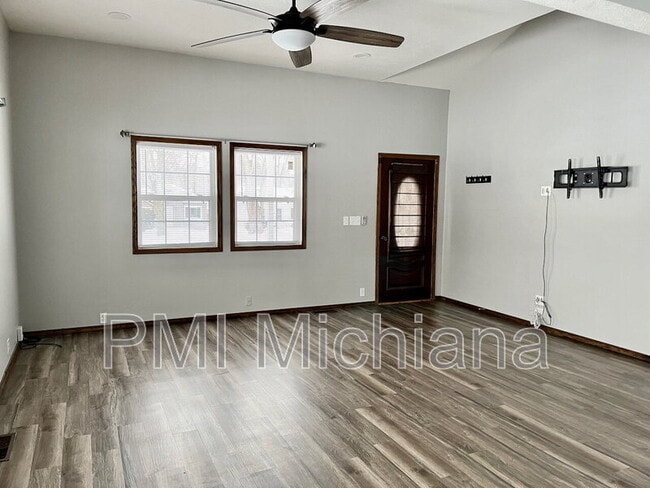 Photo - 19901 Oakdale Ave