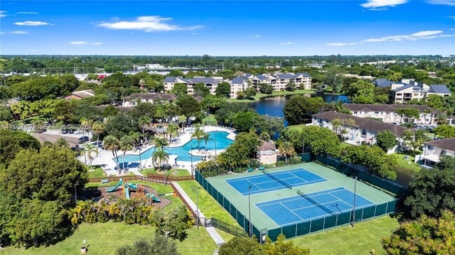 Building Photo - 6904 SW 114th Pl