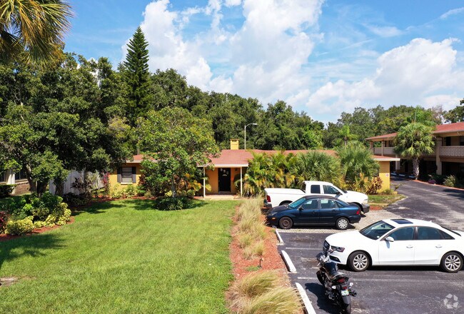 Palms of Belleair - Palms of Belleair Apartments