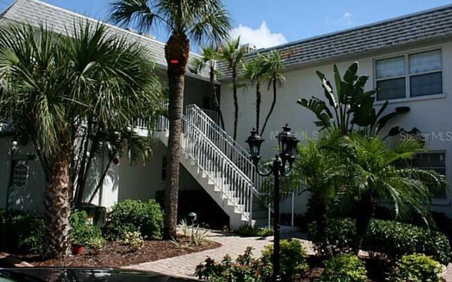 Building Photo - 333 The Esplanade S Rental