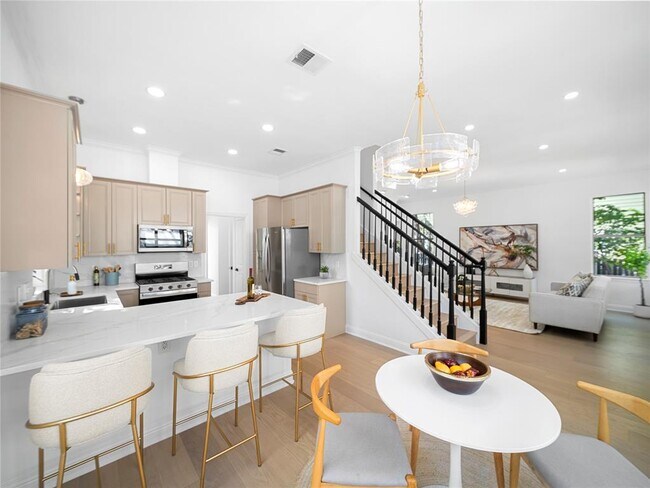 Photo - 5209 Evans Ave