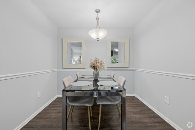 Rush 2BR, 2BA - 1,000SF - Dining Room