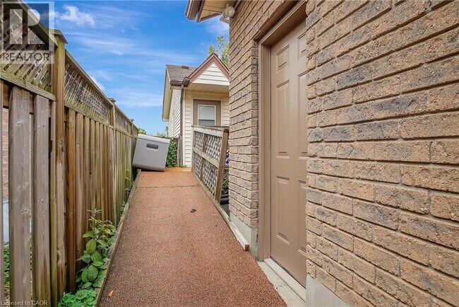 Photo - 43 Holm St