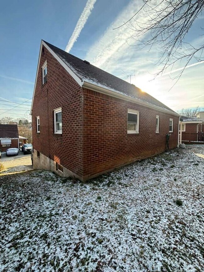 Photo - 1221 Graham Ave