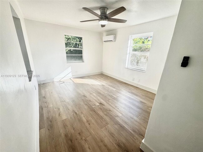 Photo - 411 NW 97th St