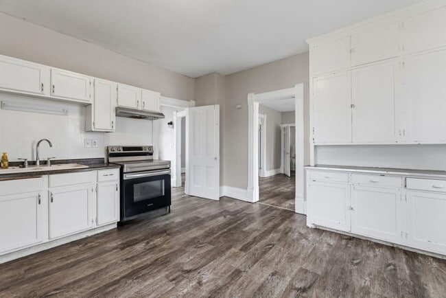 Photo - 1313 Avon St Unit 3