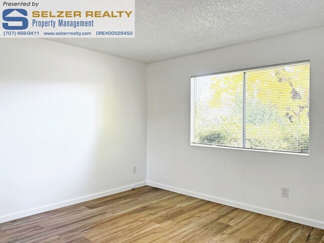 Photo - Newly updated & well-equipped 2 bd. duplex! House