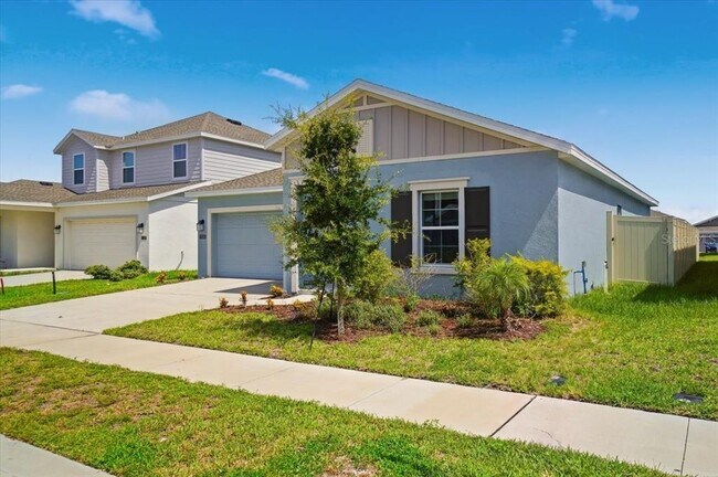 1033 Holden Wy