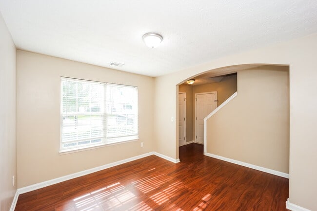 Photo - 9494 Lakeview Rd