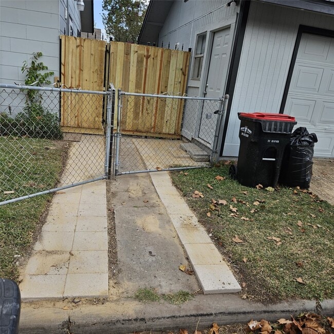 Building Photo - 200 Hafer Ave