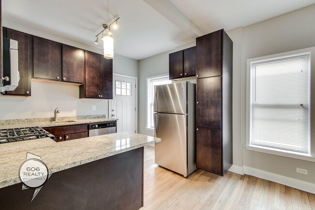 Photo - 836 E 53rd St Unidad 2S