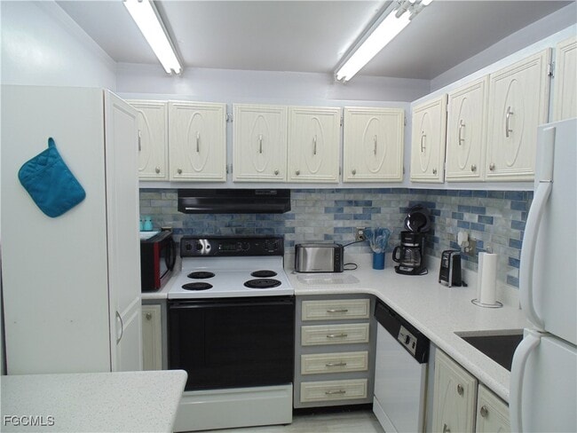 Photo - 1700 Pine Valley Dr Unidad 317