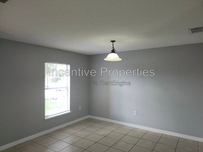 Photo - 509 Everest Way