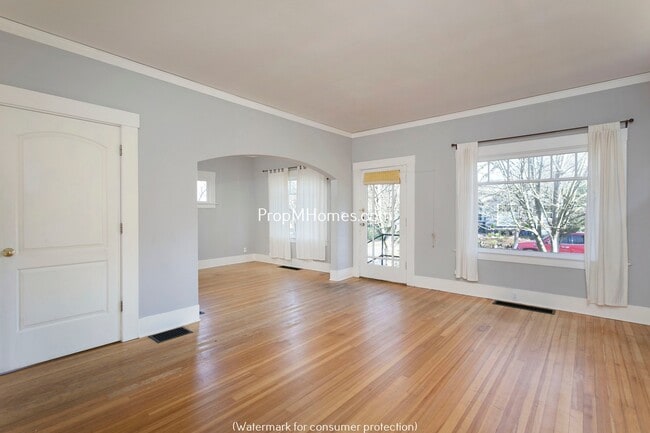 Photo - Classic Two Bedroom Bungalow In The Heart Of Sellwood!