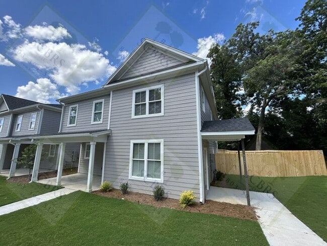Building Photo - Modern 6-bedroom, 5-bath homes Just 8 Bloc...