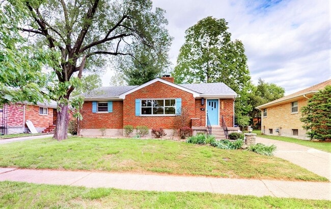 Building Photo - Hikes Point 3 Bed/2 Bath with Basement & Fenced-in Yard