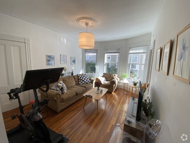 Building Photo - 176 Elm St Unit 1 Rental