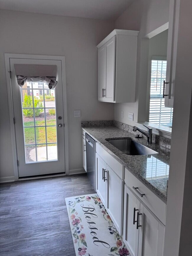 Photo - 285 Moyer Dr