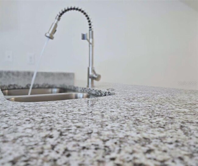 Photo - 546 Imperial Pl