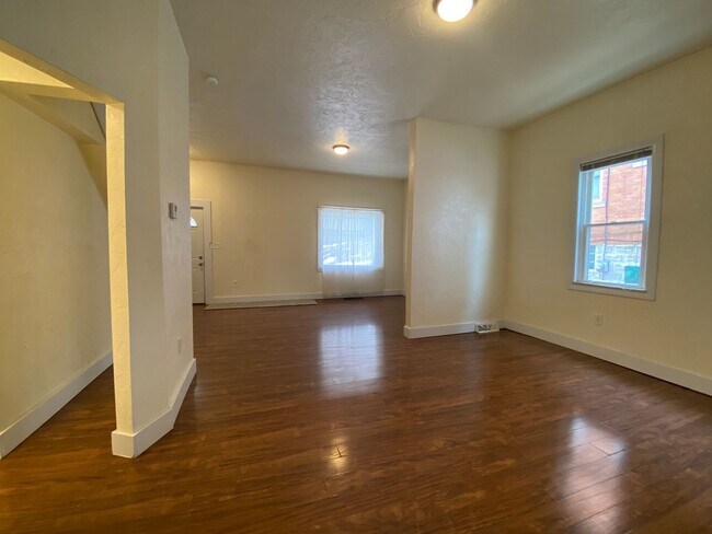 Photo - 409 Parkwood Rd