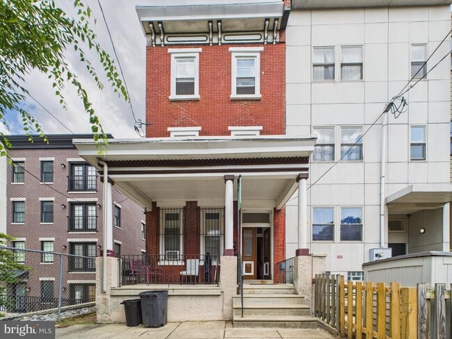 Building Photo - 3829 Hamilton St Rental