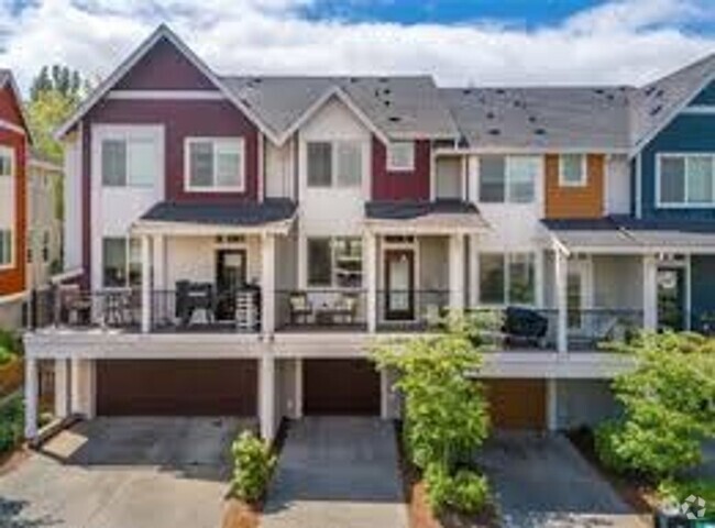 Building Photo - Highpoint 3BD/3BA Townhouse with all the e...