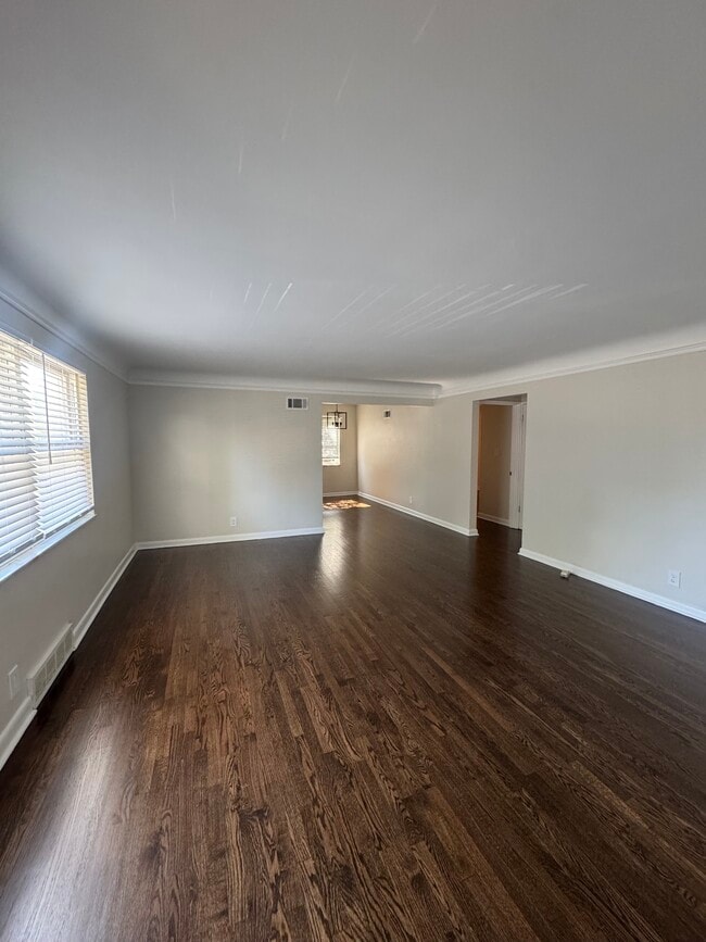 Photo - 4941 Kelsch Ln Unidad #1