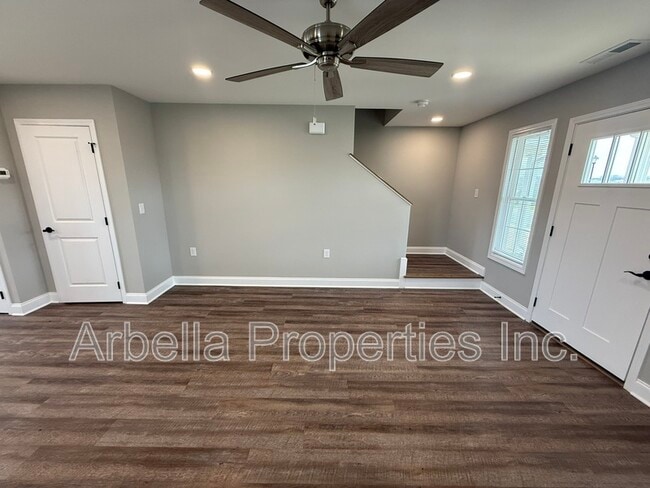 Photo - 127 Jess Corby Rd Unidad Apt 24