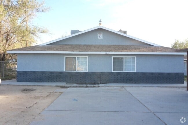 Building Photo - White Street Apartments