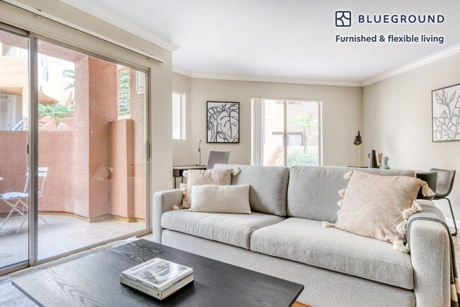 Building Photo - 20540 Ventura Blvd Rental
