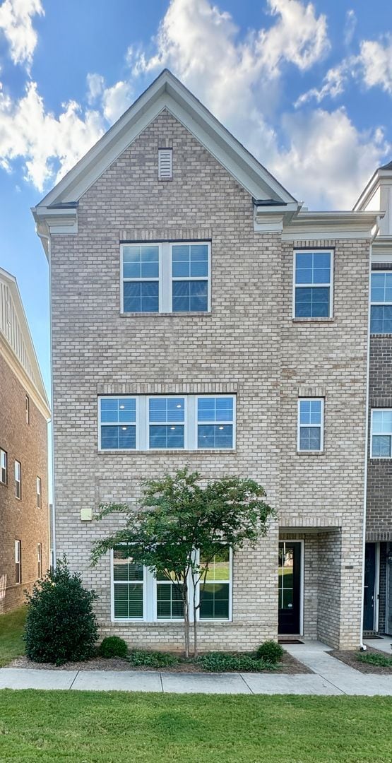 Building Photo - Beautiful 3BR/3.5BA Townhome in Rea Farms
