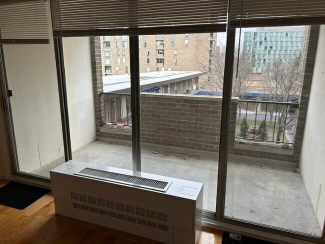 Building Photo - 77 Pond Ave Unit 407