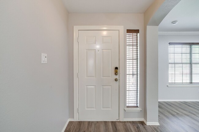 Photo - 2875 Grandview Dr