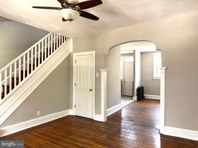 Building Photo - 1422 S Patton St