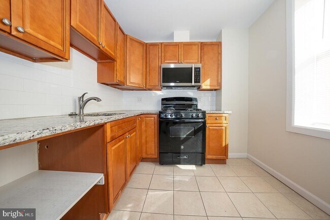 Photo - 22 Lancaster Ave Unit 3RD FL