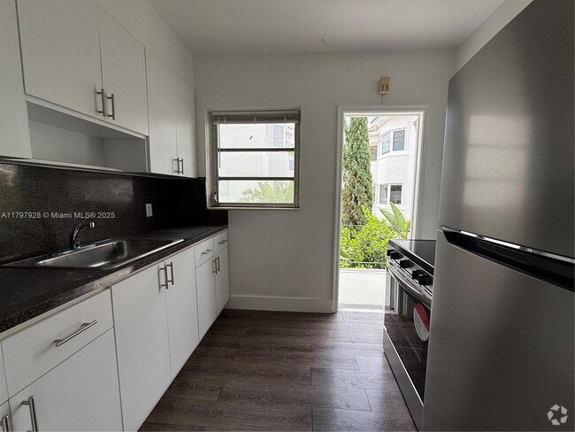 Building Photo - 291 Navarre Ave Unit 4 Rental