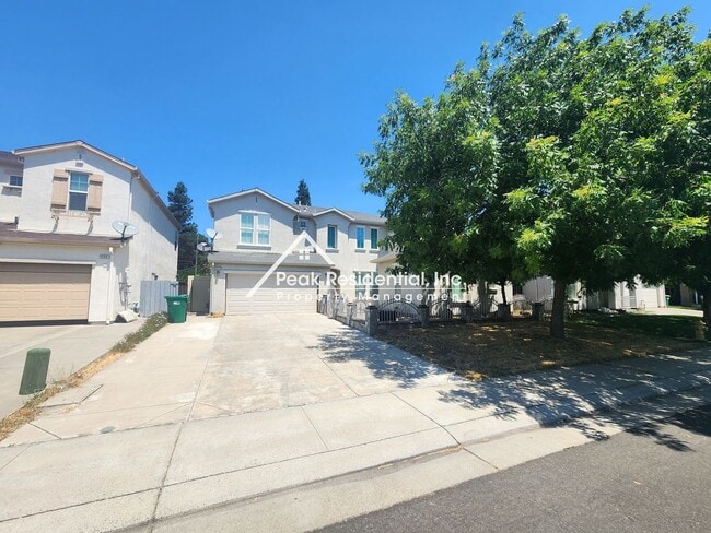 Building Photo - Spacious Stockton 5bd/3ba back up to Elkhorn Golf Club