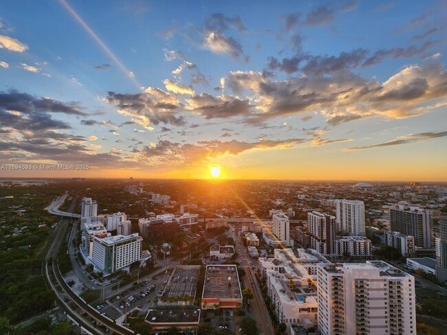 Photo - 60 SW 13th St Unidad 3809
